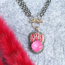 Poupée - Pendentif  sur...